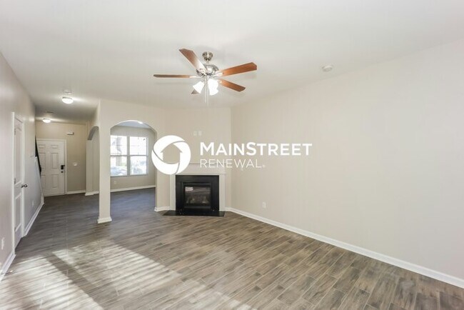Building Photo - 3 Bedroom Pet-Friendly Home in ATLANTA, GA with Main Street Renewal
