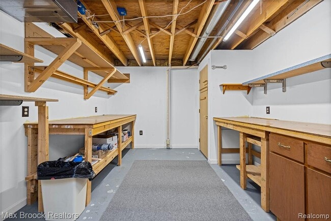 Building Photo - 35263 Kings Forest Blvd