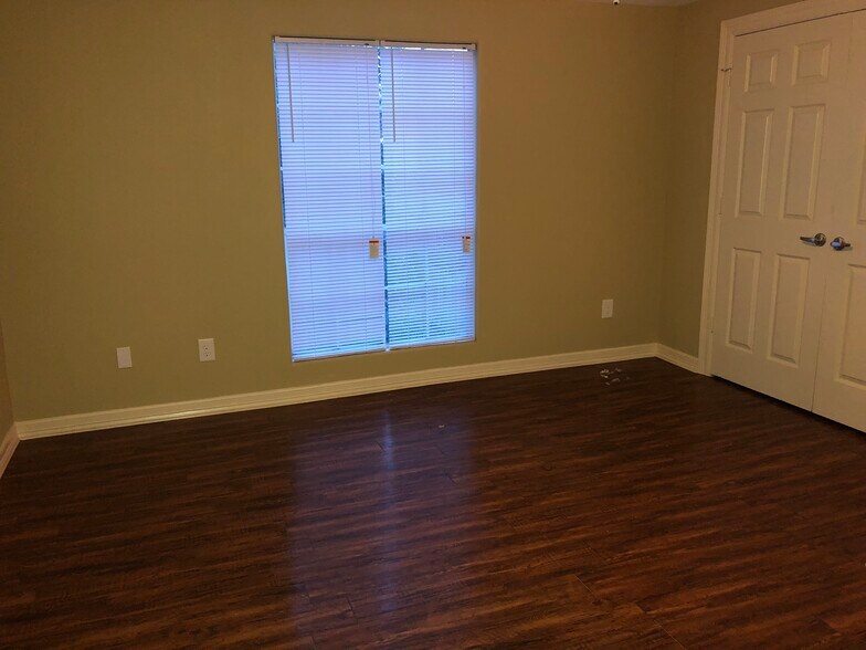 Building Photo - 4711 Averill St