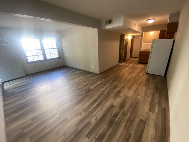 Building Photo - 2BR/1BA East Campus - Short Distance to Campus!! Coin-operated washer/dryer on-site.