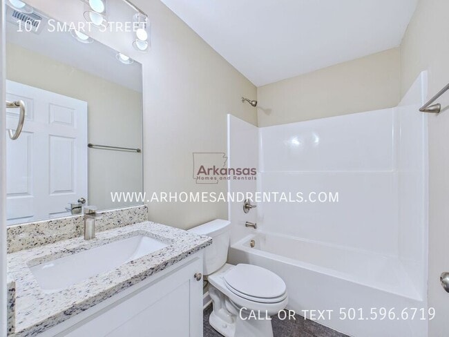 Building Photo - 107 Smart St