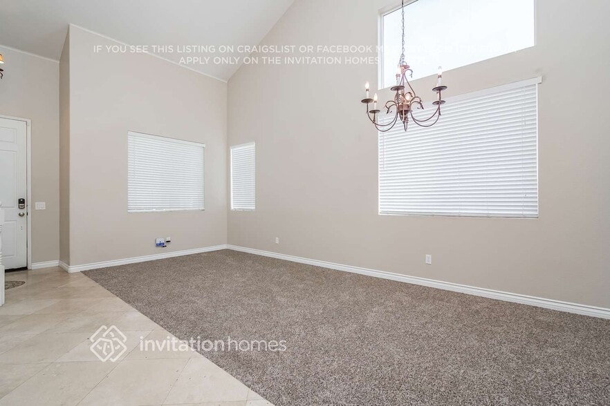 Building Photo - 1869 Petaluma Dr