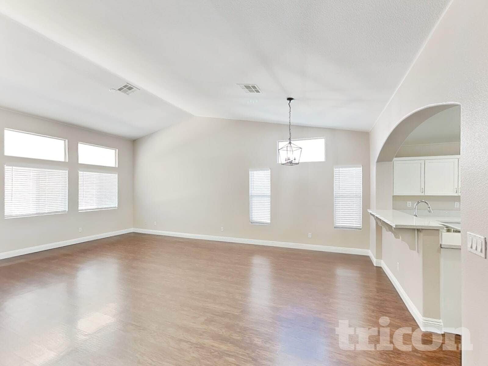 Building Photo - 710 Wolf Lake Ave