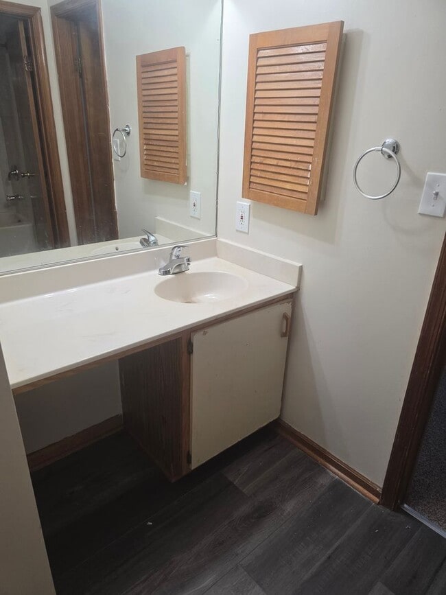 Building Photo - Great Townhouse in York Crossing