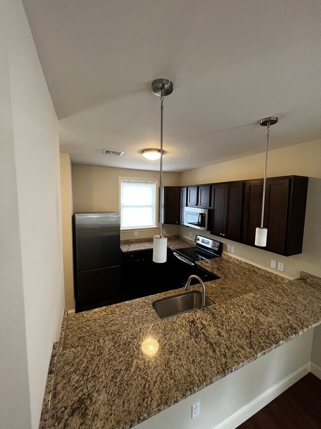 Building Photo - 251 Bayberry Cir