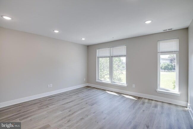 Building Photo - 2015 N College Ave