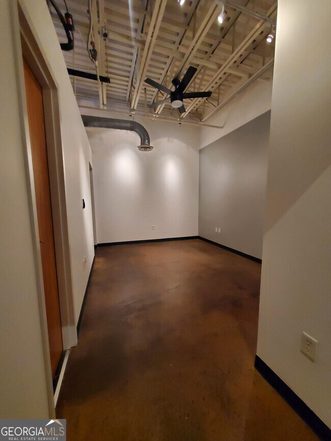 Building Photo - 5200 Peachtree Rd
