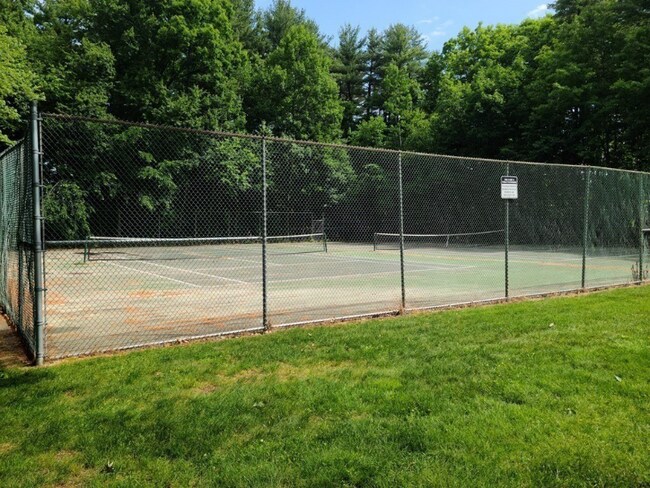 Building Photo - 9 Strawberry Bank Rd