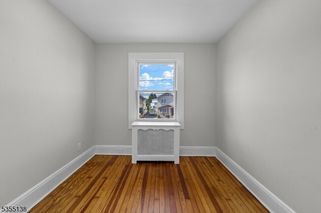 Building Photo - 147 Page Ave