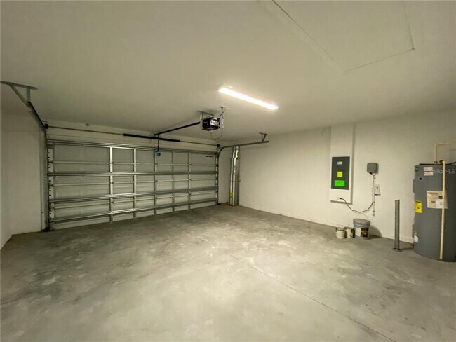 Building Photo - 12921 Twin Bridges Dr