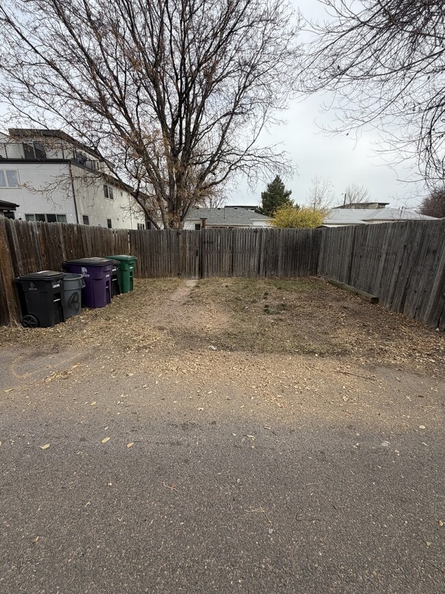 Building Photo - 2525 S Cherokee St