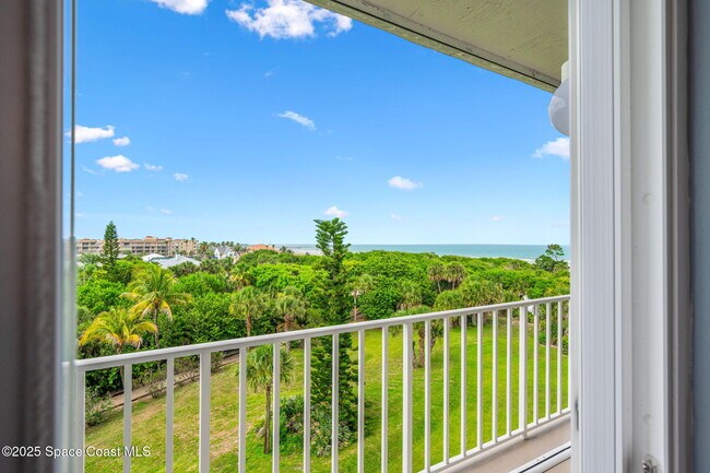 Building Photo - 8700 Ridgewood Ave