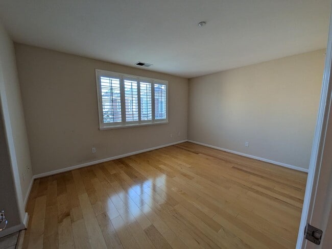 Building Photo - 4086 Crandall Cir