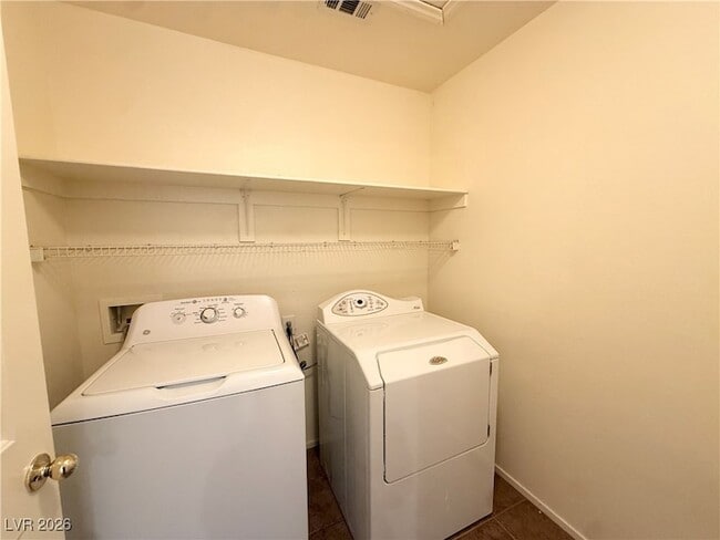 Building Photo - 9623 W Post Rd