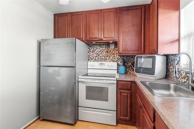 Building Photo - 4460 Ironwood Cir