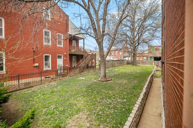 Building Photo - 1017 Ann Ave