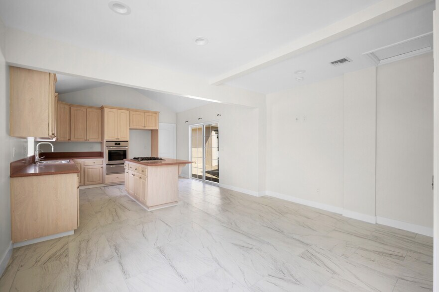 Building Photo - 905 Graynold Ave
