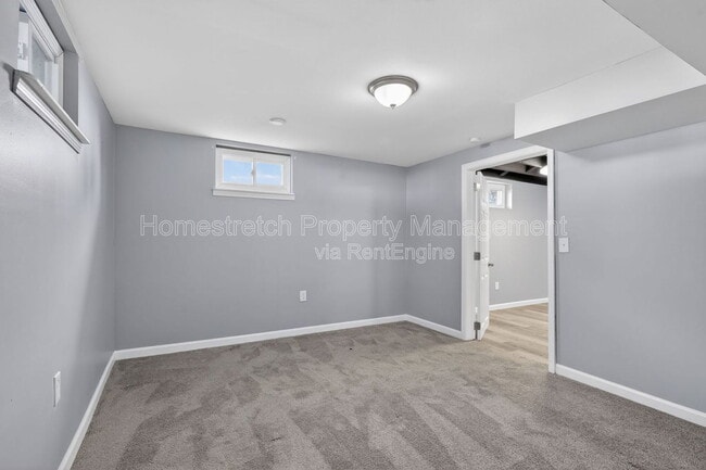 Building Photo - 9625 Theodosia Ave