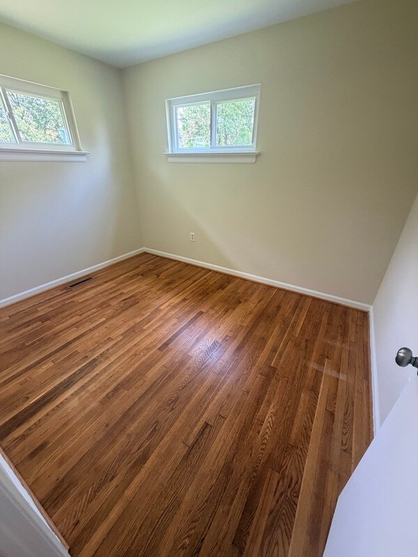 Building Photo - 506 Mansfield Dr