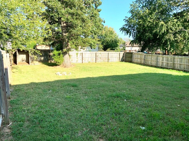 Building Photo - 3425 Foxrun Ln