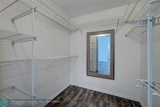Building Photo - 4401 Martinique Ct