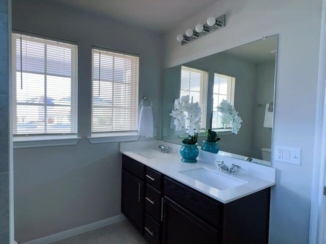 Building Photo - 9709 Morning Iris Dr