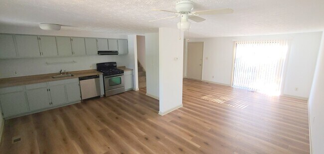Building Photo - 3427 Centerville Ln SW