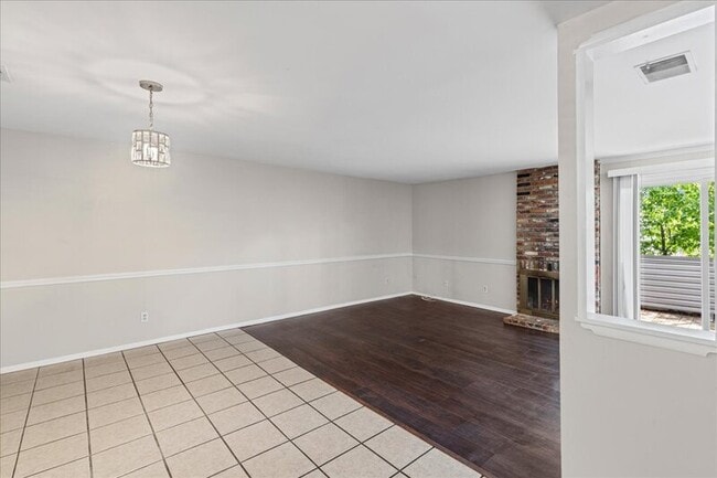 Building Photo - 506 Bromley Estate