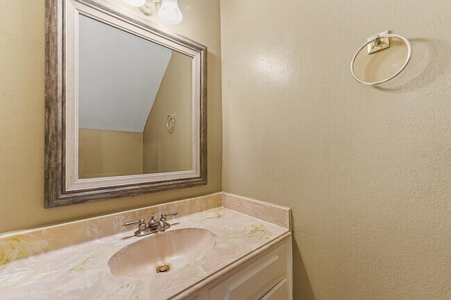 Building Photo - 5237 Arboles Dr