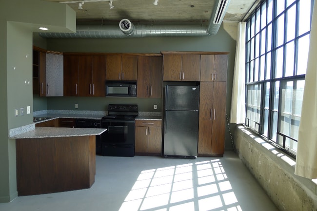 Building Photo - 41 Burroughs St