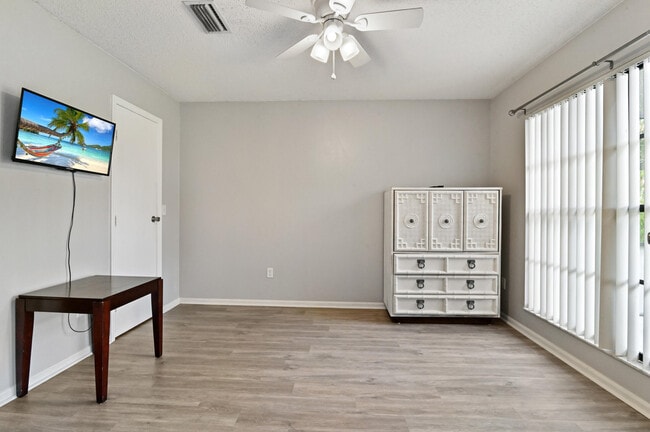 Building Photo - 10297 Hidden Springs Ct