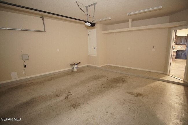 Building Photo - 14829 David Latin