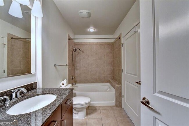 Building Photo - 44 Peachtree Pl NE