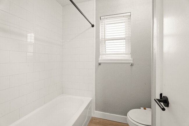 Building Photo - 602 W Castle Harbour Dr