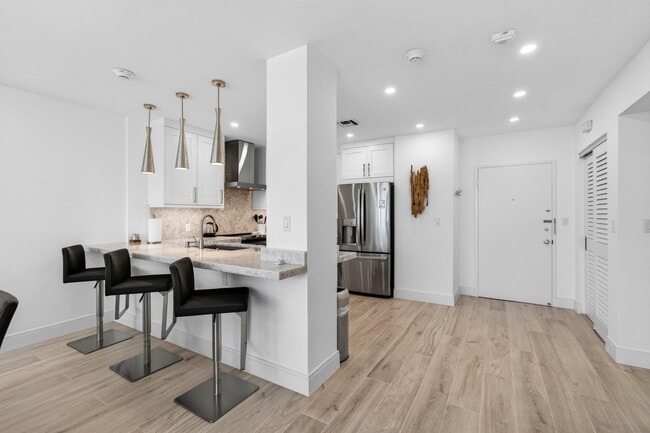 Building Photo - 120 N Ocean Blvd
