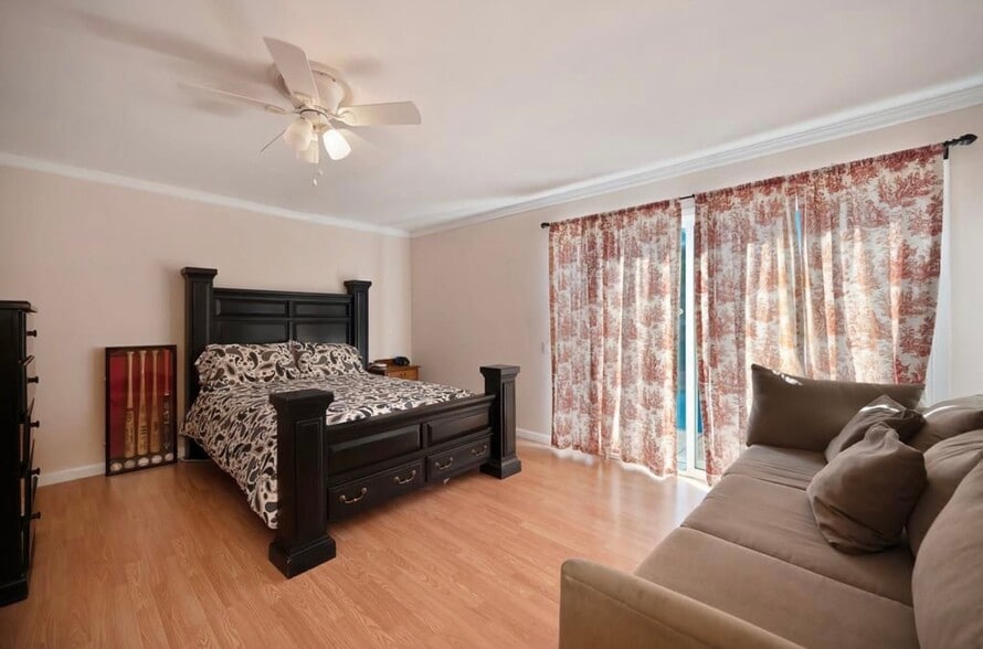 Building Photo - 9348 Blue Oak Dr