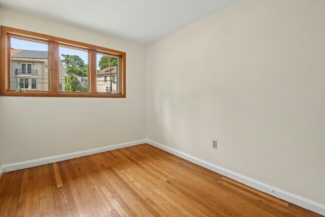 Building Photo - 70 Botsford Rd