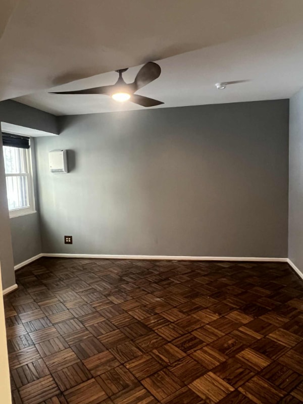 Building Photo - 1801 Clydesdale Pl NW