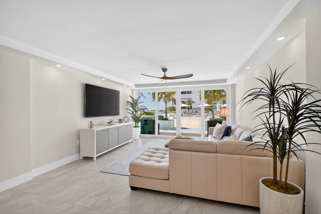 Building Photo - 3546 S Ocean Blvd