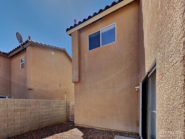 Building Photo - 8974 Spring Peeper Ave