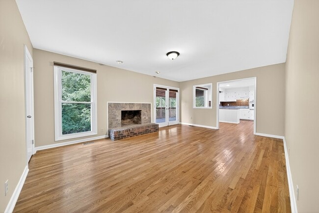 Building Photo - 121 Caldwell Dr