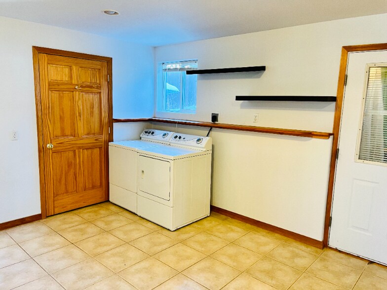 Building Photo - 104 Arcturus Dr