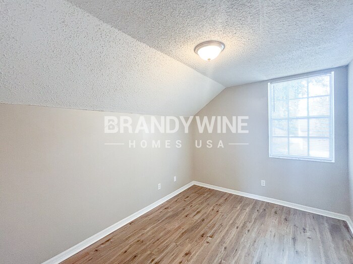 Building Photo - 323 Summer Sails Dr