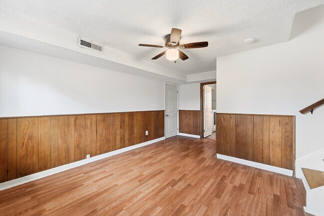 Building Photo - $1,895.95, 3-bed, 2-bath, located in Colorado Springs with Central AC.