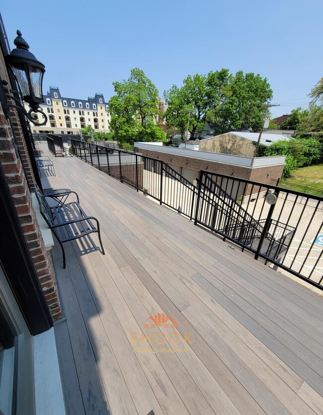 Building Photo - Brownstone Condominiums