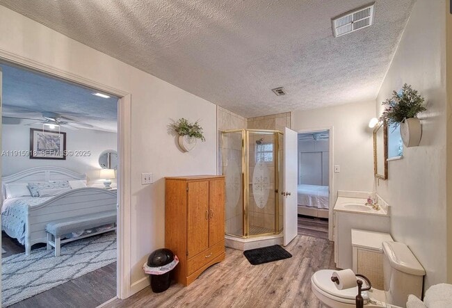 Building Photo - 3900 W 17th St