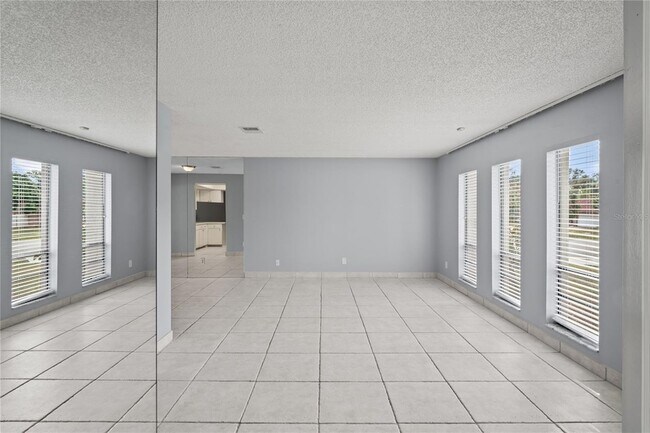Building Photo - 2502 Indigo Dr