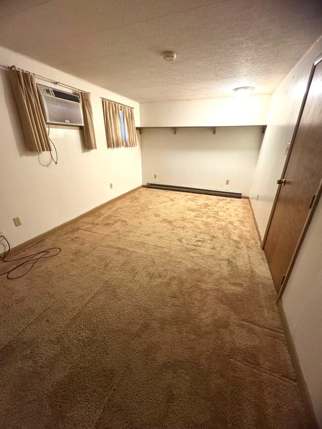 Building Photo - 15 W Worley Ave