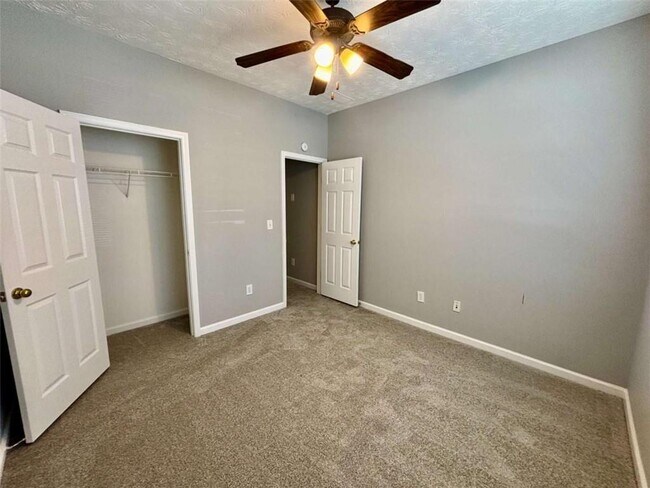 Building Photo - 889 Clairidge Elm Trail SW