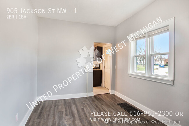 Building Photo - 905 Jackson St NW
